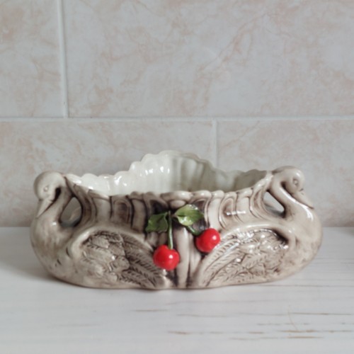 Vtg bassano swan cherry - vtg,