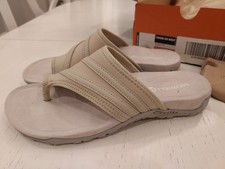 NIB Merrell Ladies Womens