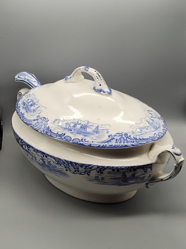 Wedgwood lidded tureen with - wedgwood,