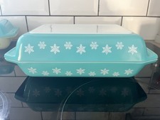 2 X Vintage PYREX snowflake