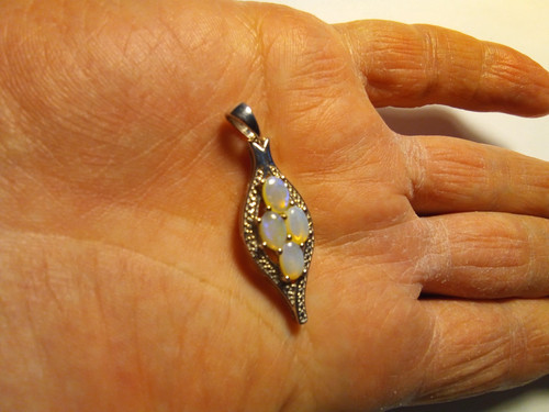 Pendant coober pedy jelly opal - pendant,