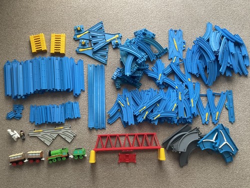 Tomy train track huge - train,