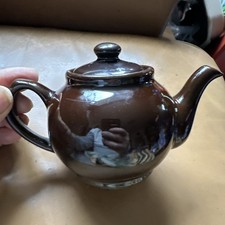Win Price & Kensington 2 Cup Teapots brown