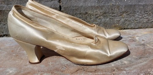 Antique 1920s ivory satin - 1920s,