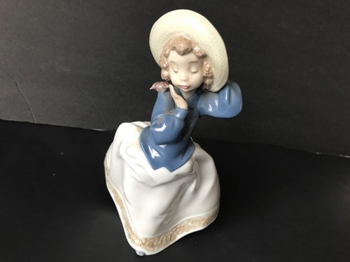 Nao lladro young lady with - young,