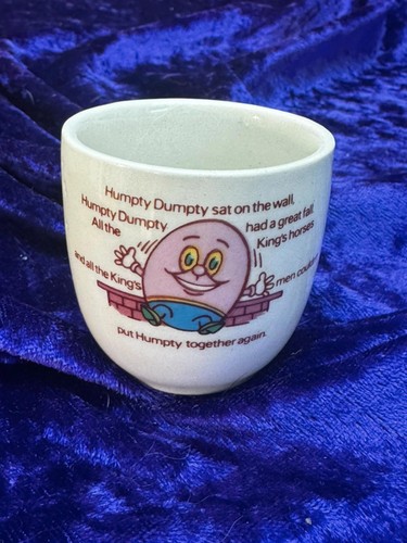 Egg cup humpty - dumpty, ceramic