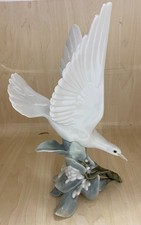 Lladro Figurine - Dove on Olive Branch