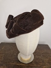 True vintage 1950s chic autumnal velvet hat beret brown great condition M 