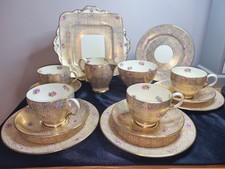 Paragon Fine Bone China Tea Set Gold/Flowery. 
