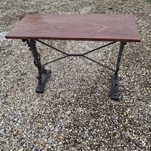 Pub table cast iron legs - pub,