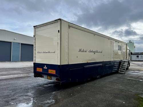 Car race transporter - race,
