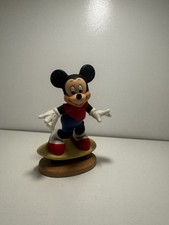 Disney Mickey Mouse Surfing