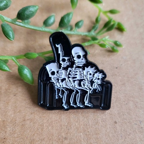 Simpsons enamel pin badge - enamel,