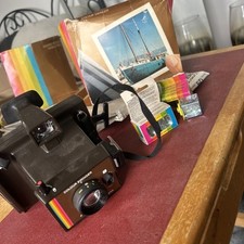 VINTAGE POLAROID LAND CAMERA SUPER COLOUR SWINGER - With Box