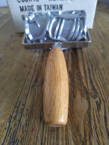Vintage harrods cookie cutter - harrods,