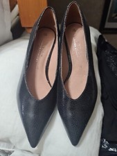 Next Ladies Black Kitten Heel Pointed Court Shoes Size 6W BNWT