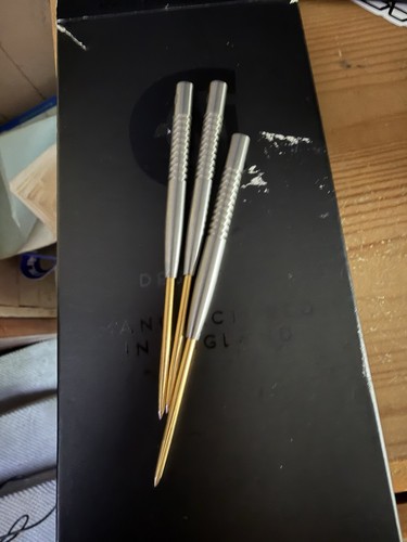 Gram custom made darts - 24,
