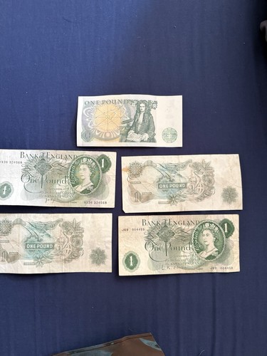 Old one pound notes - one,