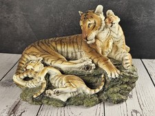 Hamilton Tigress and Cubs