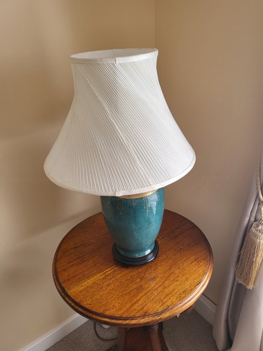 Traditional table lamps - table,