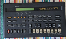 Yamaha QY10 Music Workstation