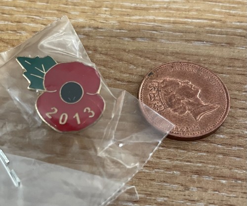 Remembrance pin badge - remembrance,