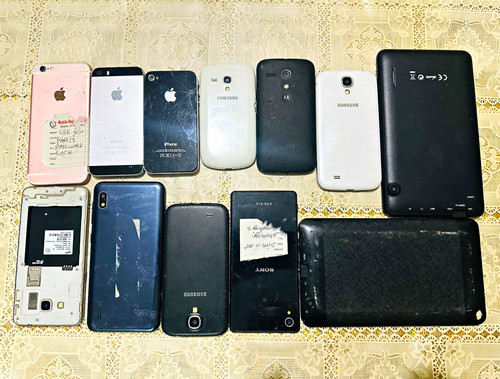 Apple samsung mixed phones - apple,