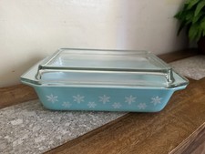 Vintage Pyrex Blue Gaiety Snowflake 1950’s Casserole Dish With Lid