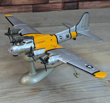 Ray Sky Pilot 1/72 B17 Army