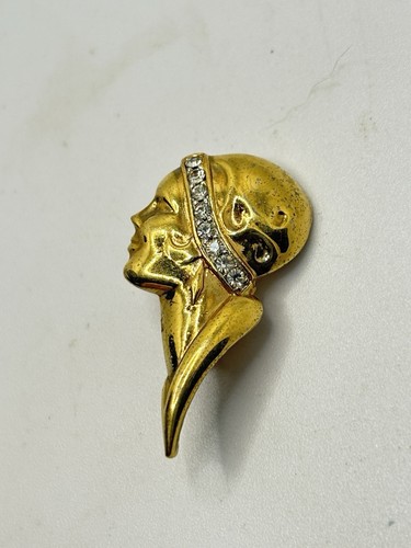 Vtg trifari gold rhinestone - trifari,
