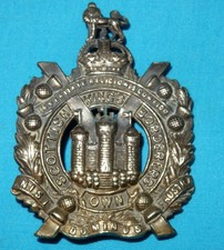 GENUINE KOSB KINGS OWN SCOTTISH BORDERERS GLENGARRY CAP BADGE - WM - K/C