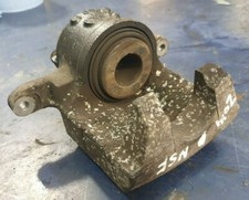 2014 TOYOTA PRIUS 1.8 HYBRID PETROL FRONT LEFT nsf PASSENGER SIDE BRAKE CALIPER