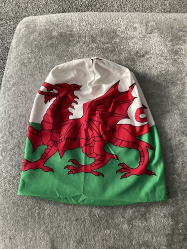 Wales adults double - adults, layered