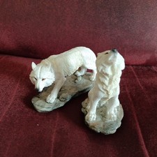 White Wolves Willow Hall H2518G6 a&b Before the Chase (Set of Two) Figurine 10cm