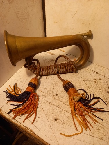 Vintage brass bugle - bugle, with