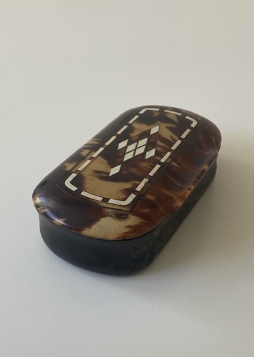 Antique faux tortoiseshell - faux,