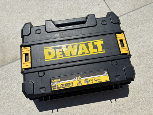 Dewalt drill box - drill, case