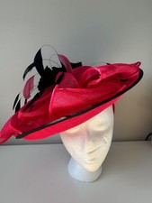 Beautiful fascinator on