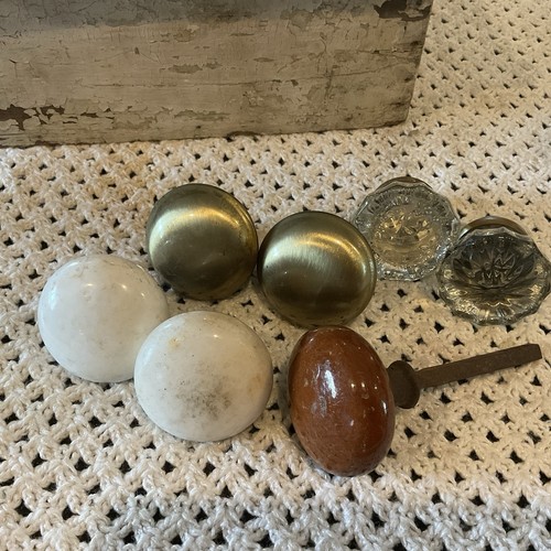 Vintage lot door knobs - 7,