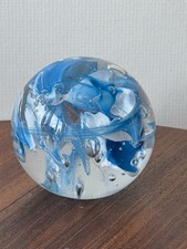 Vintage blue and white swirly