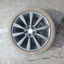 Jaguar XF alloy wheel & tyre