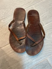 Abercrombie & Fitch Brown