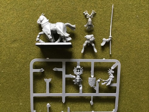 Bretonnian mounted knight - bretonnian,