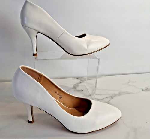 Doubt white pointed toe - no,