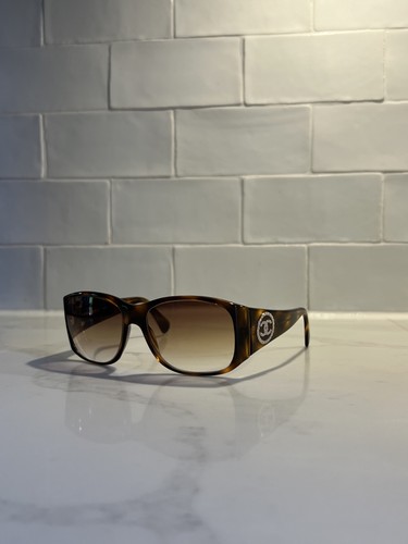 Chanel tortoiseshell pearly - chanel,