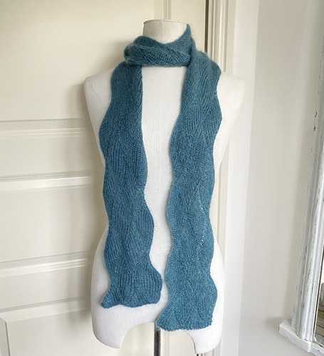 Handknitted long scalloped - long,