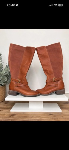 Woman brown boots size 5 - size,