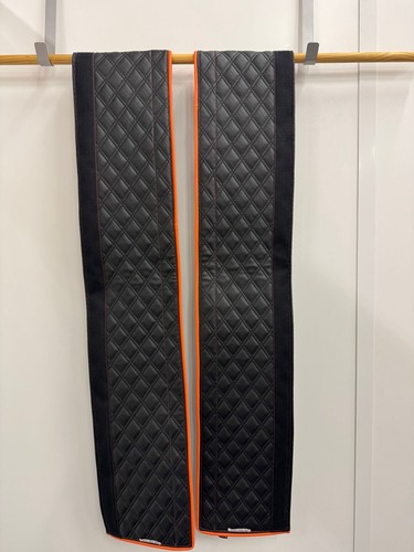 Orange black horse - orange/black,