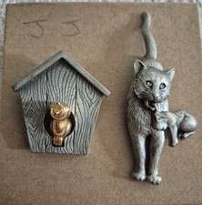 Vintage JJ Jonette Brooches X2