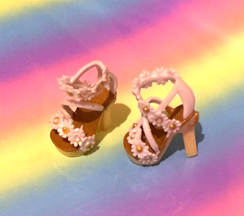 Rainbow high doll delilah - 🌈,